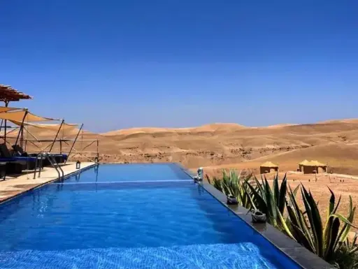 Expérience de Dîner dans une Oasis dans le Désert d'Agafay depuis Marrakech